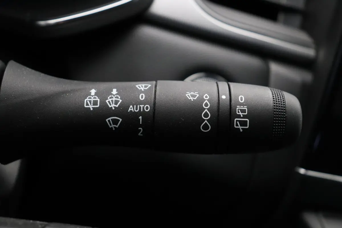 1.6 E-Tech Hybrid 145 Techno | LED | Clima | Keyless | Achteruitrijcamera | Groot scherm |