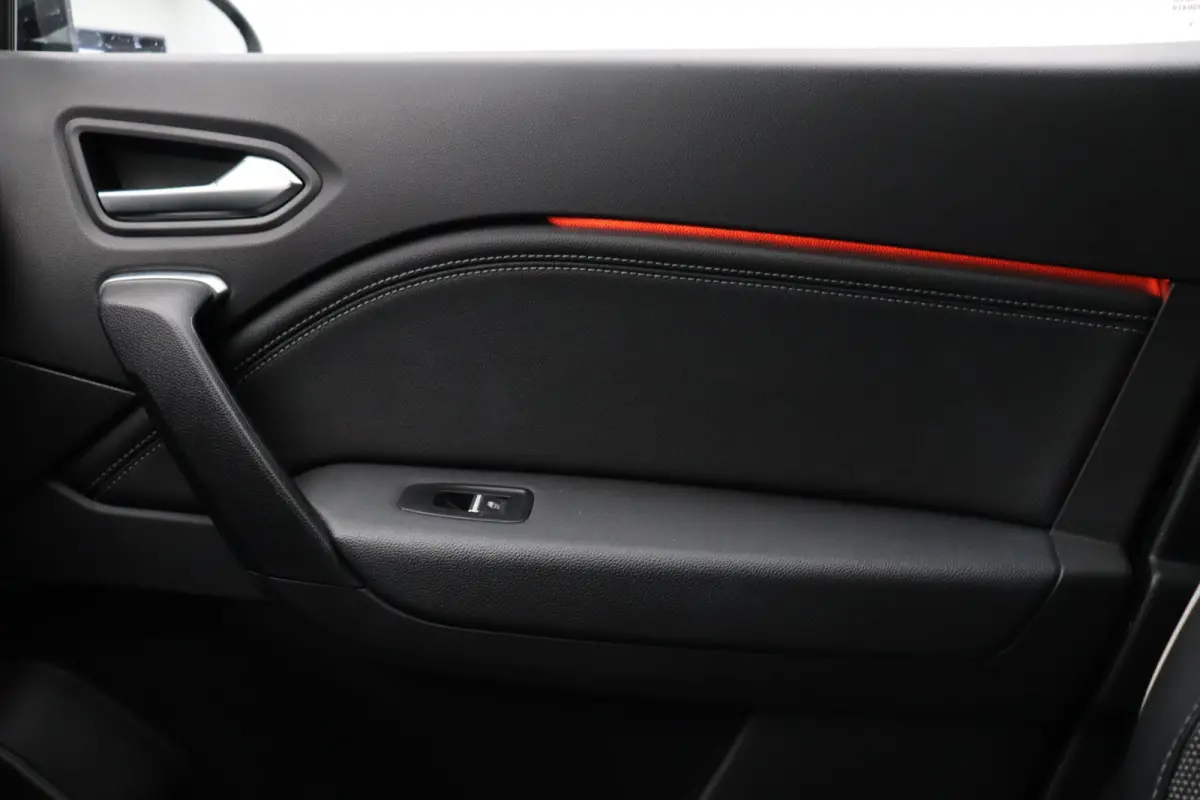 1.6 E-Tech Hybrid 145 Techno | LED | Clima | Keyless | Achteruitrijcamera | Groot scherm |