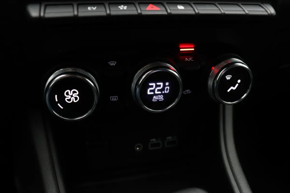 1.6 E-Tech Hybrid 145 Techno | LED | Clima | Keyless | Achteruitrijcamera | Groot scherm |