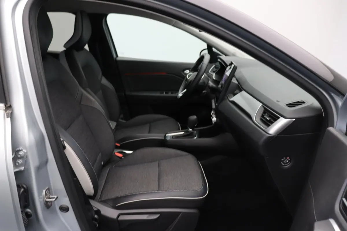 1.6 E-Tech Hybrid 145 Techno | LED | Clima | Keyless | Achteruitrijcamera | Groot scherm |