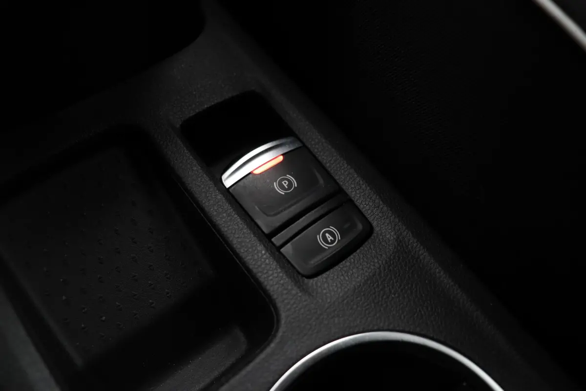1.6 E-Tech Hybrid 145 Techno | LED | Clima | Keyless | Achteruitrijcamera | Groot scherm |