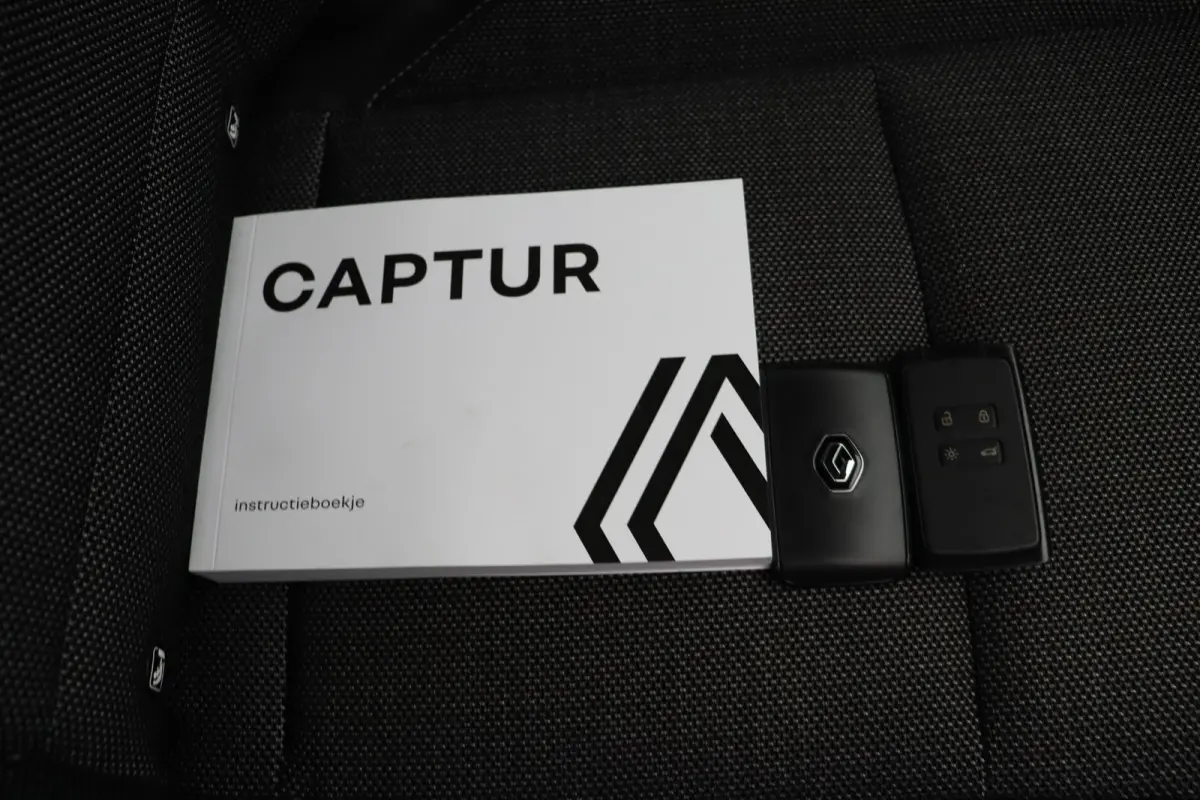 1.6 E-Tech Hybrid 145 Techno | LED | Clima | Keyless | Achteruitrijcamera | Groot scherm |