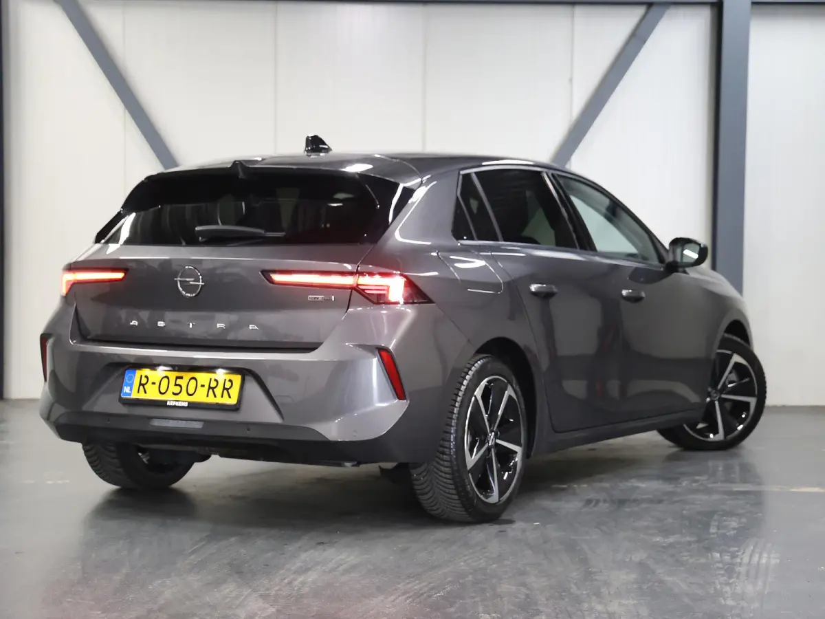 180PK Hybrid Edition | Accu 96% | 1ste eigenaar | Stuur/stoelverwarming | Camera | 17"LMV | Navigatie | Climate Control | Adaptieve Cruise Control | AppleCarplay/AndroidAuto | Isofix | Priva