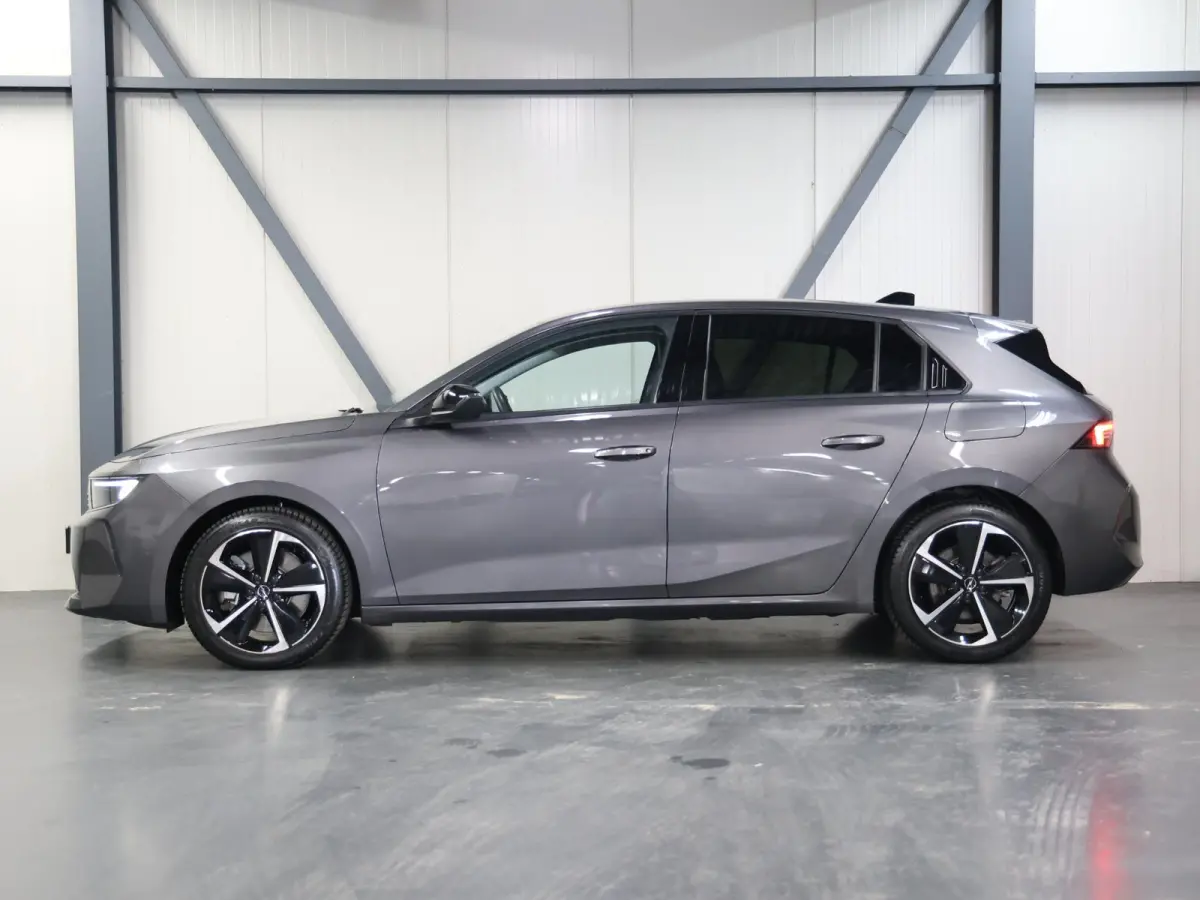 180PK Hybrid Edition | Accu 96% | 1ste eigenaar | Stuur/stoelverwarming | Camera | 17"LMV | Navigatie | Climate Control | Adaptieve Cruise Control | AppleCarplay/AndroidAuto | Isofix | Priva