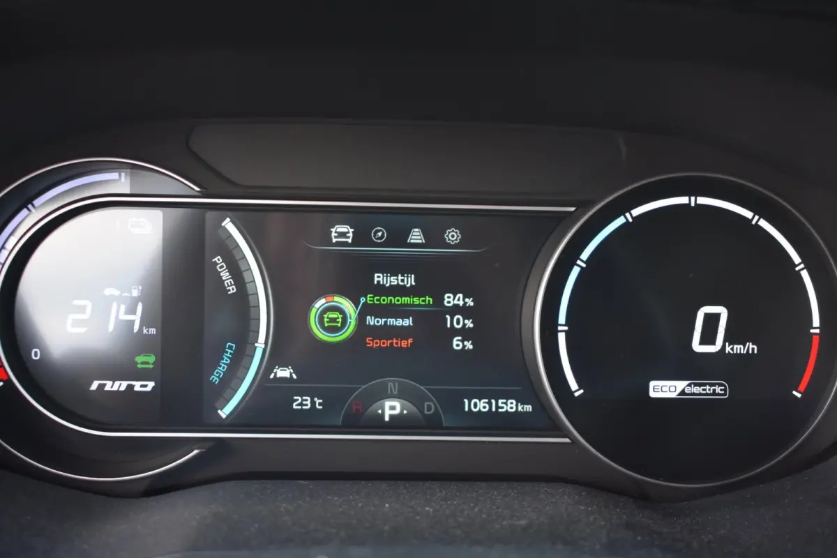DynamicPlusLine 64 kWh SOH 99.6% | STOELVERWARMING | SCHUIFDAK | NAP | STUURVERWARMING | CAMERA