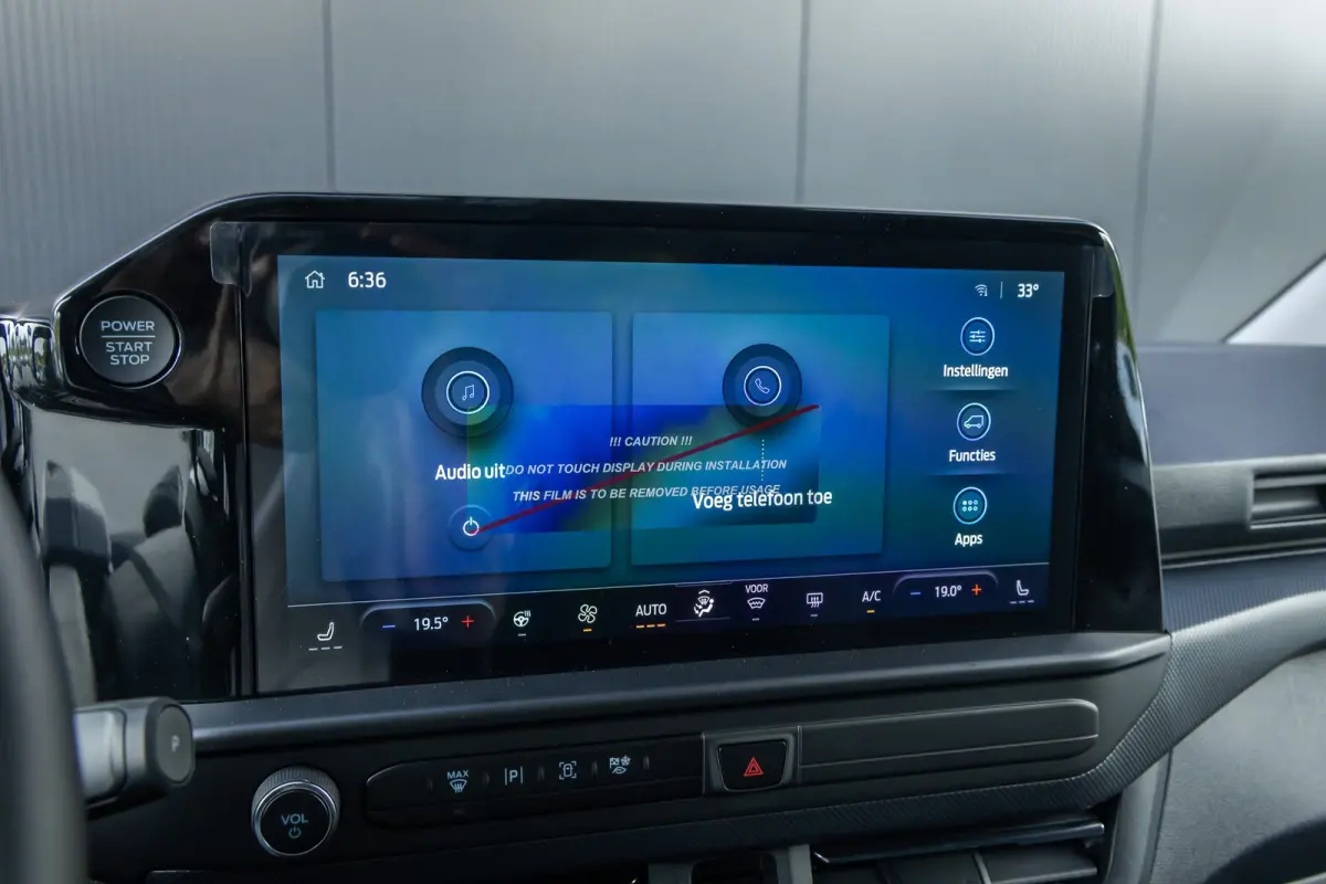 340 2.5 PHEV L2H1 Limited | 8-Persoons | | LMV 16'' | Stoel en Stuurverwarming | Parkeercamera