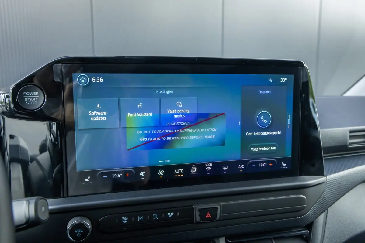 340 2.5 PHEV L2H1 Limited | 8-Persoons | | LMV 16'' | Stoel en Stuurverwarming | Parkeercamera