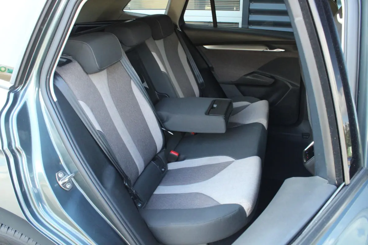 60 180pk First Edition | SoH 93% | Trekhaak | Adaptieve Cruise Control | Stoelverwarming