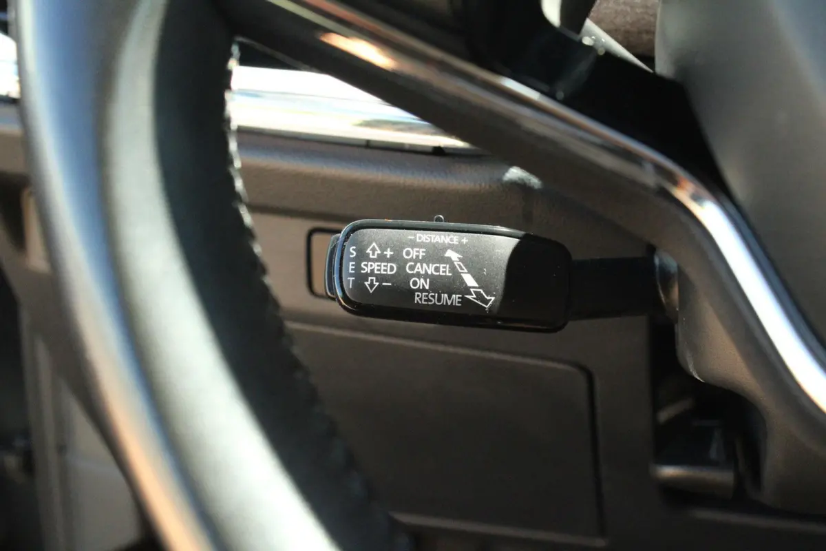 60 180pk First Edition | SoH 93% | Trekhaak | Adaptieve Cruise Control | Stoelverwarming