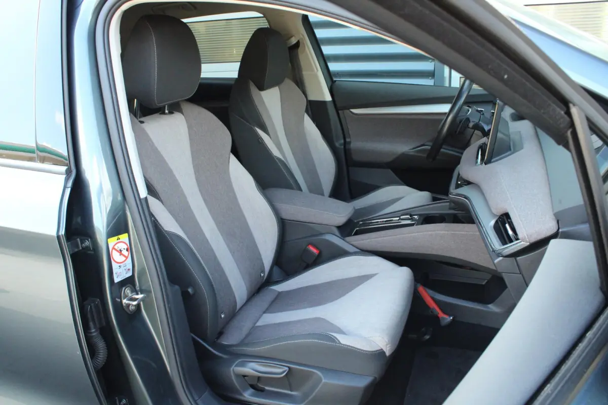 60 180pk First Edition | SoH 93% | Trekhaak | Adaptieve Cruise Control | Stoelverwarming