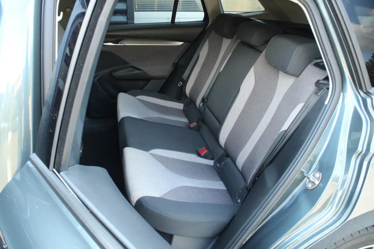 60 180pk First Edition | SoH 93% | Trekhaak | Adaptieve Cruise Control | Stoelverwarming