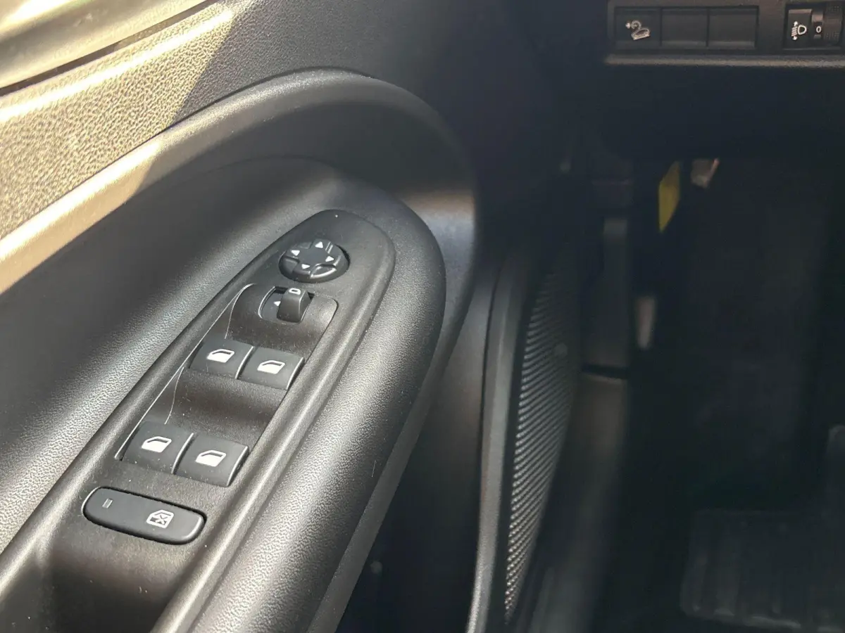 1.2 e-Hybrid Altitude