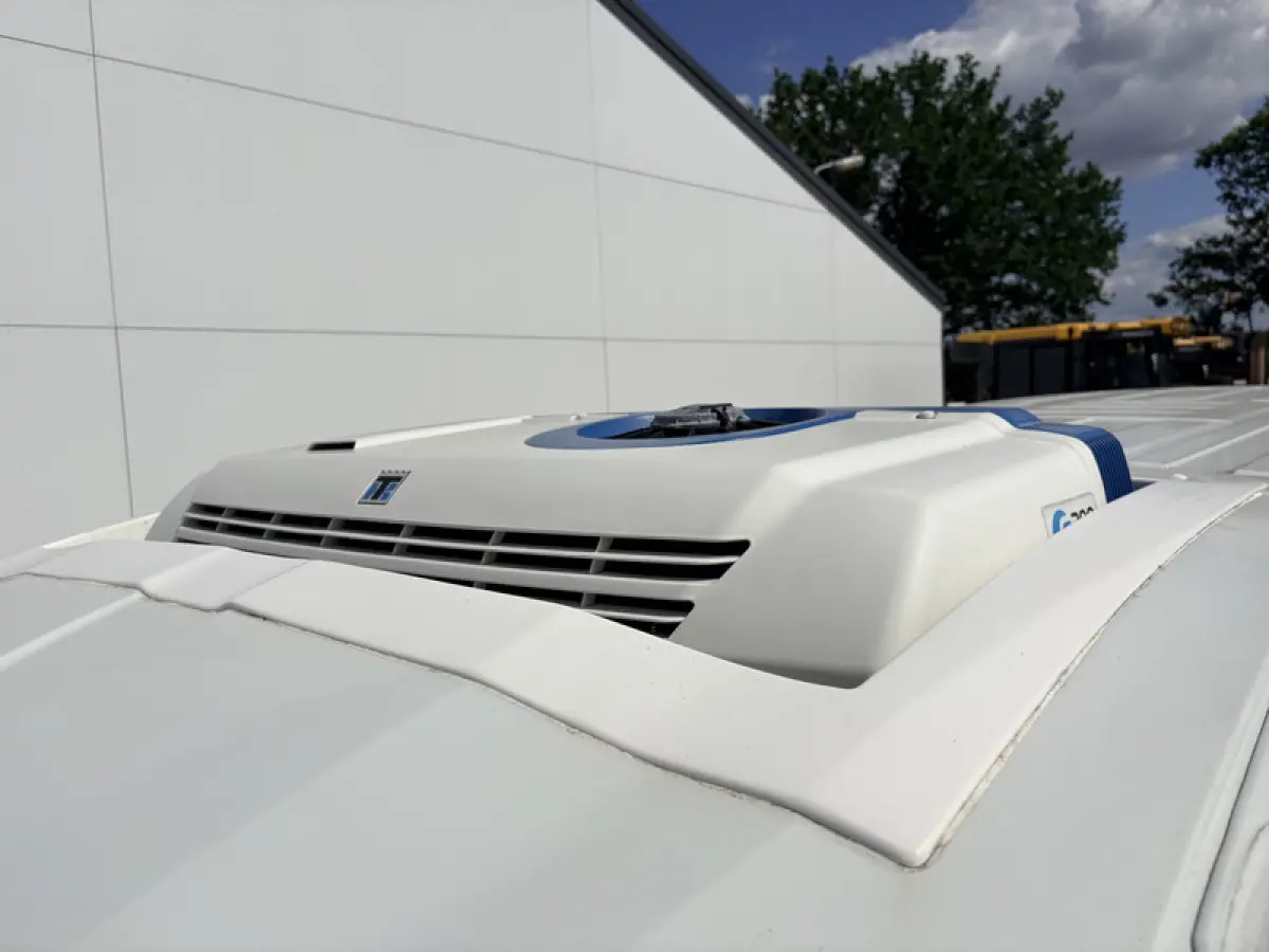 89 kWh 204PK L3H2 Elektrische Koelwagen Vriezer Dual Thermo King -22°C/22°C Camera Cruise Control Apple Carplay Parkeersensoren Koel Koeler Kühl Kühler Kühlwagen Kühlkasten Frigo Vries