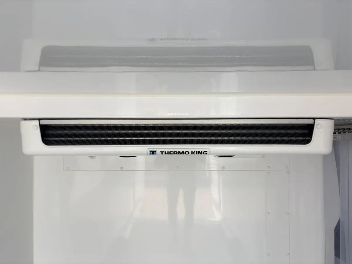 89 kWh 204PK L3H2 Elektrische Koelwagen Vriezer Dual Thermo King -22°C/22°C Camera Cruise Control Apple Carplay Parkeersensoren Koel Koeler Kühl Kühler Kühlwagen Kühlkasten Frigo Vries