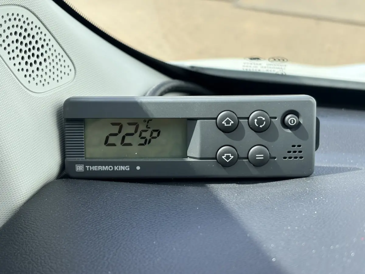 89 kWh 204PK L3H2 Elektrische Koelwagen Vriezer Dual Thermo King -22°C/22°C Camera Cruise Control Apple Carplay Parkeersensoren Koel Koeler Kühl Kühler Kühlwagen Kühlkasten Frigo Vries