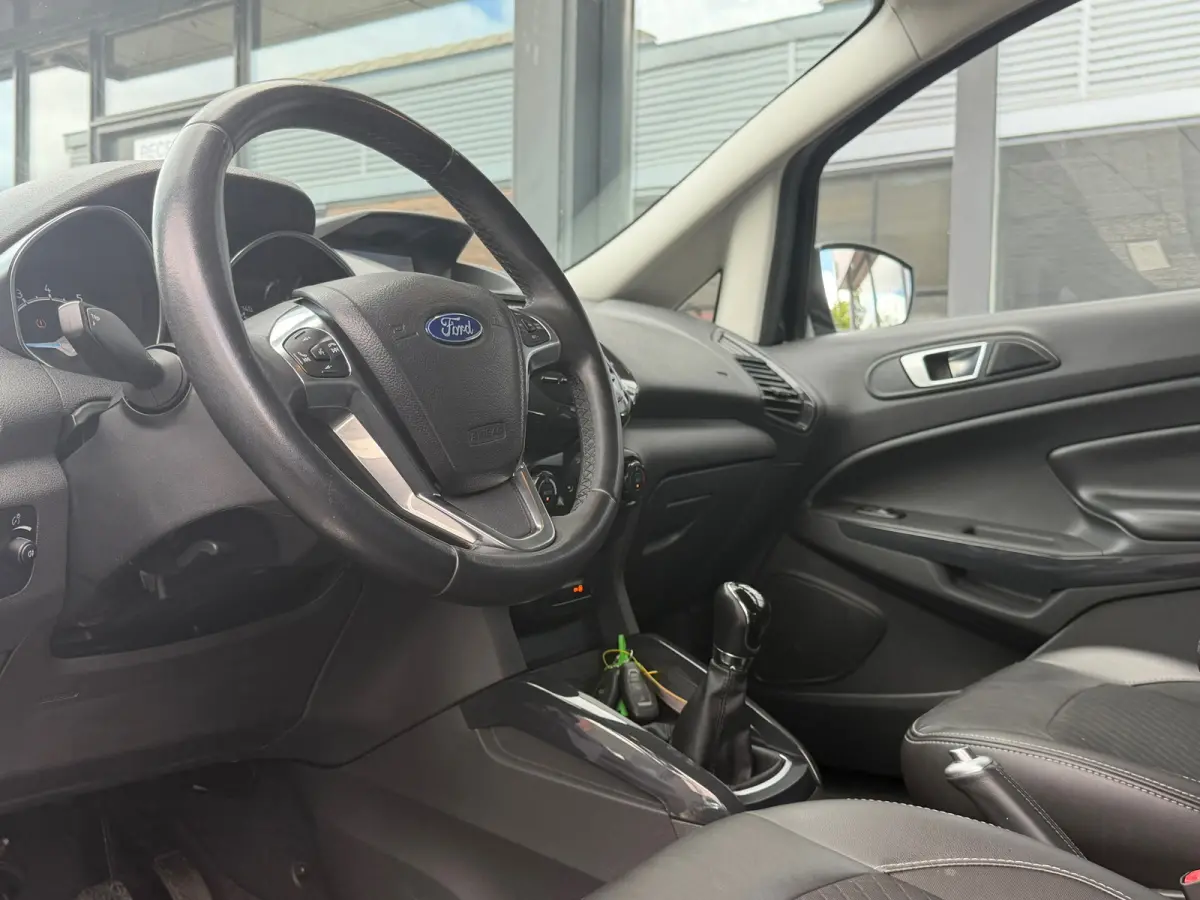 1.0 EcoBoost Titanium - Panther Black - Nav/Winterpakket/Cruise