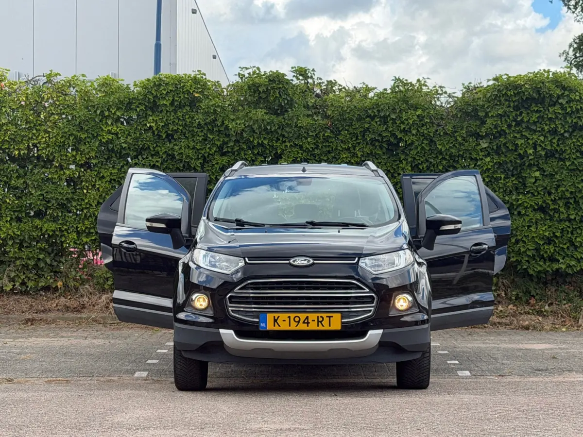 1.0 EcoBoost Titanium - Panther Black - Nav/Winterpakket/Cruise