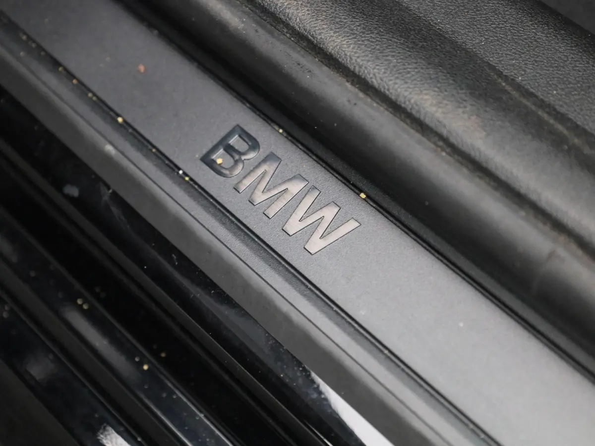 330e eDrive Edition | Automaat | LMV | Leder | 360 Camera | Parkeer sensoren | Virtual cockpit | Stoel verwarming | Elec. Achterklep | Navigatie | Climate control | Sfeer verlichting