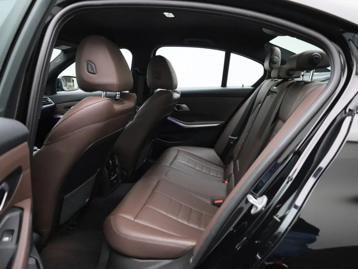 330e eDrive Edition | Automaat | LMV | Leder | 360 Camera | Parkeer sensoren | Virtual cockpit | Stoel verwarming | Elec. Achterklep | Navigatie | Climate control | Sfeer verlichting