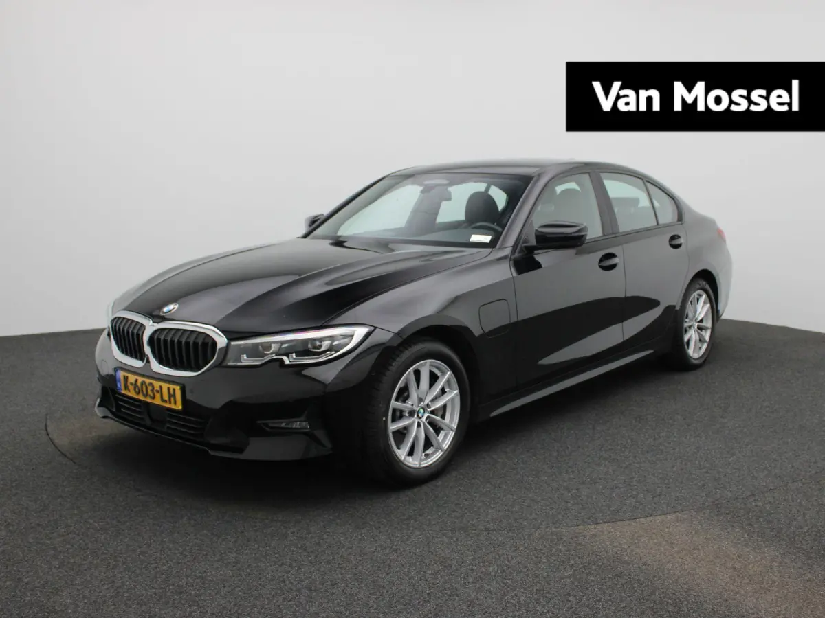 330e eDrive Edition | Automaat | LMV | Leder | 360 Camera | Parkeer sensoren | Virtual cockpit | Stoel verwarming | Elec. Achterklep | Navigatie | Climate control | Sfeer verlichting