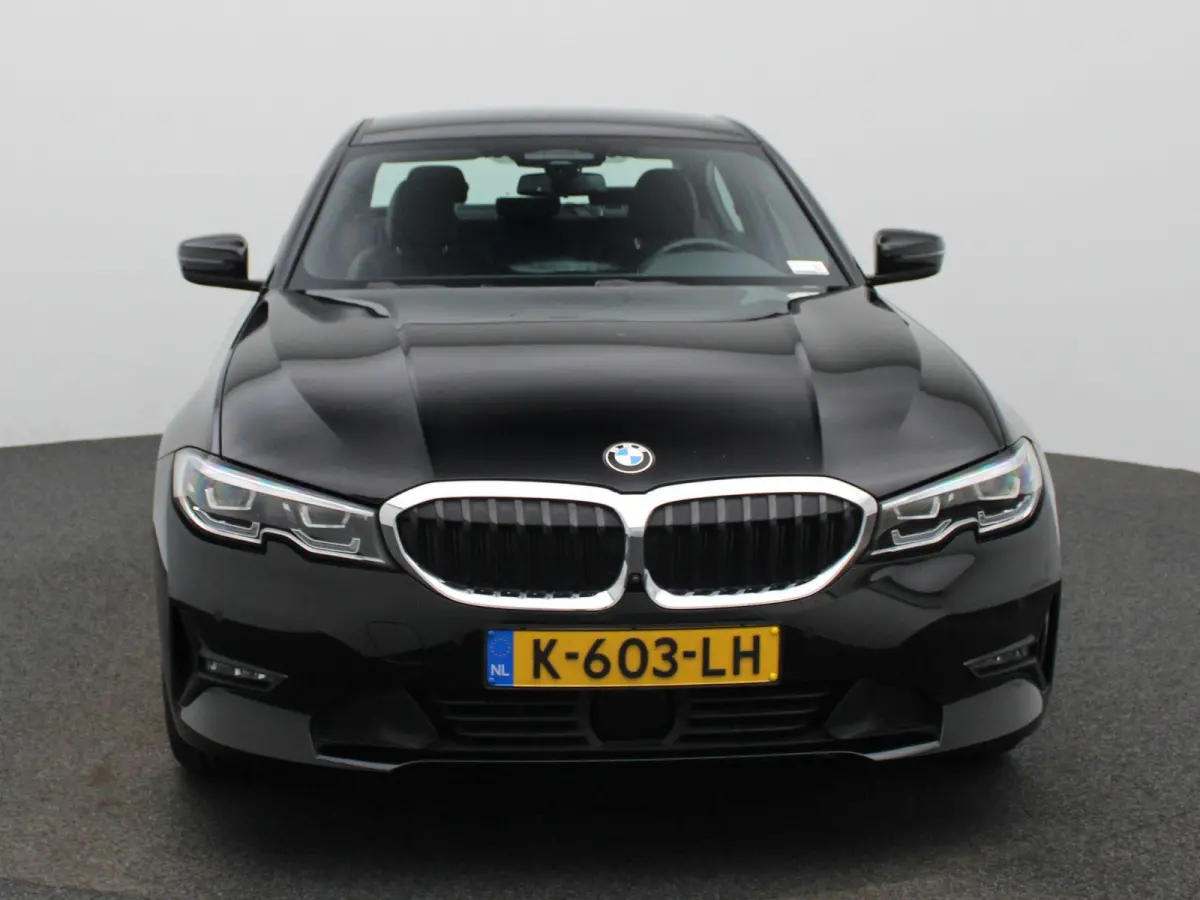 330e eDrive Edition | Automaat | LMV | Leder | 360 Camera | Parkeer sensoren | Virtual cockpit | Stoel verwarming | Elec. Achterklep | Navigatie | Climate control | Sfeer verlichting