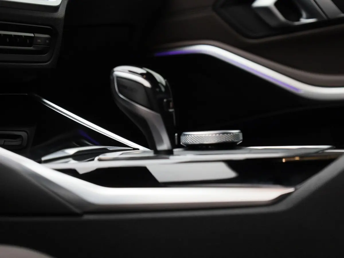 330e eDrive Edition | Automaat | LMV | Leder | 360 Camera | Parkeer sensoren | Virtual cockpit | Stoel verwarming | Elec. Achterklep | Navigatie | Climate control | Sfeer verlichting
