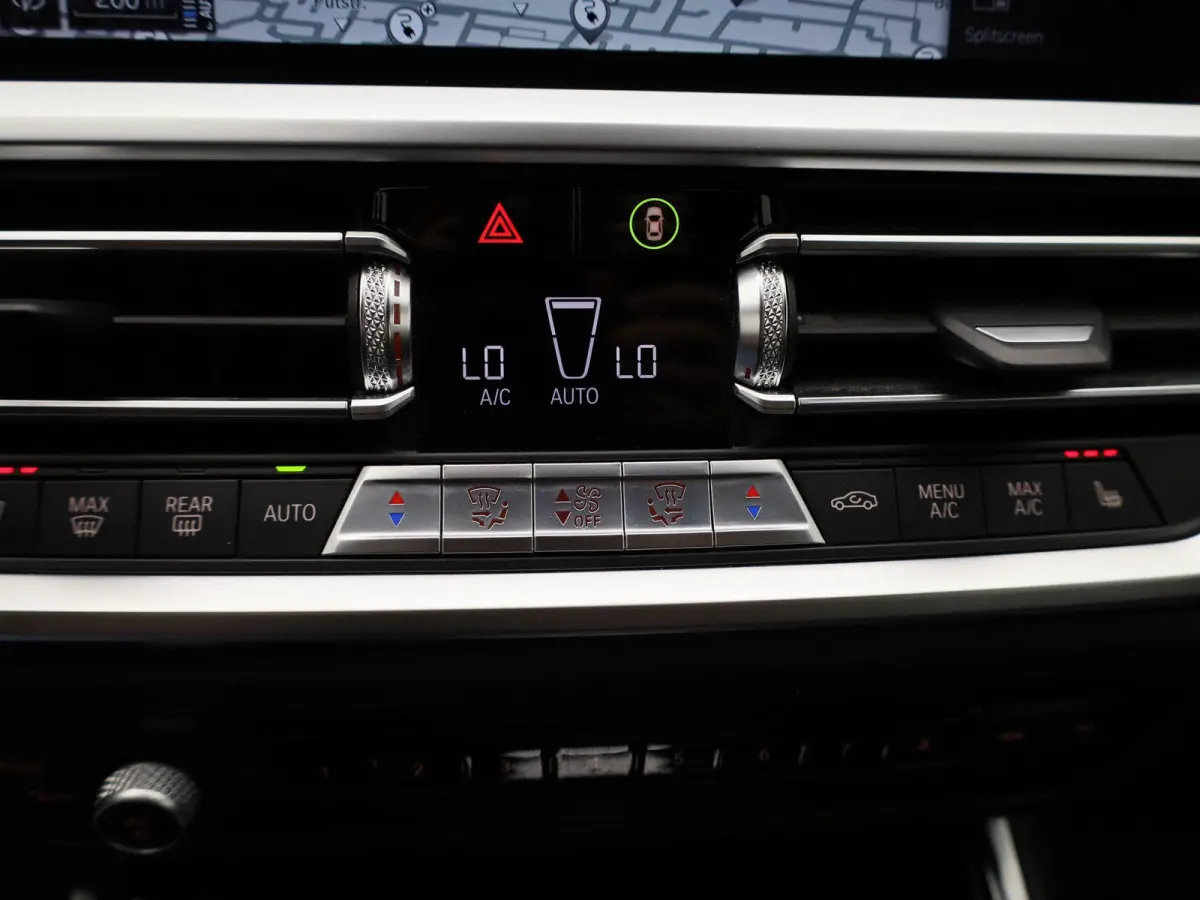 330e eDrive Edition | Automaat | LMV | Leder | 360 Camera | Parkeer sensoren | Virtual cockpit | Stoel verwarming | Elec. Achterklep | Navigatie | Climate control | Sfeer verlichting