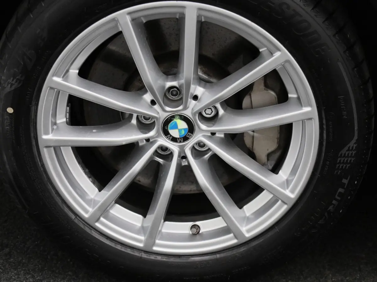 330e eDrive Edition | Automaat | LMV | Leder | 360 Camera | Parkeer sensoren | Virtual cockpit | Stoel verwarming | Elec. Achterklep | Navigatie | Climate control | Sfeer verlichting