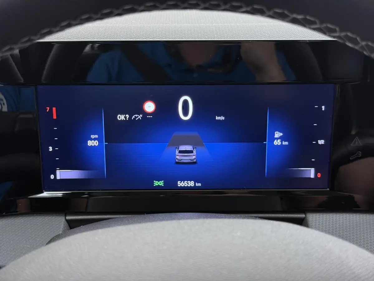 ST 130pk Level 2 | 1ste eigenaar | Trekhaak | AppleCarPlay/Android | Climate | LED lampen