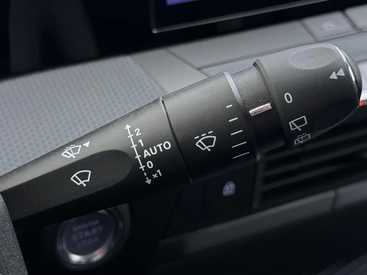 ST 130pk Level 2 | 1ste eigenaar | Trekhaak | AppleCarPlay/Android | Climate | LED lampen