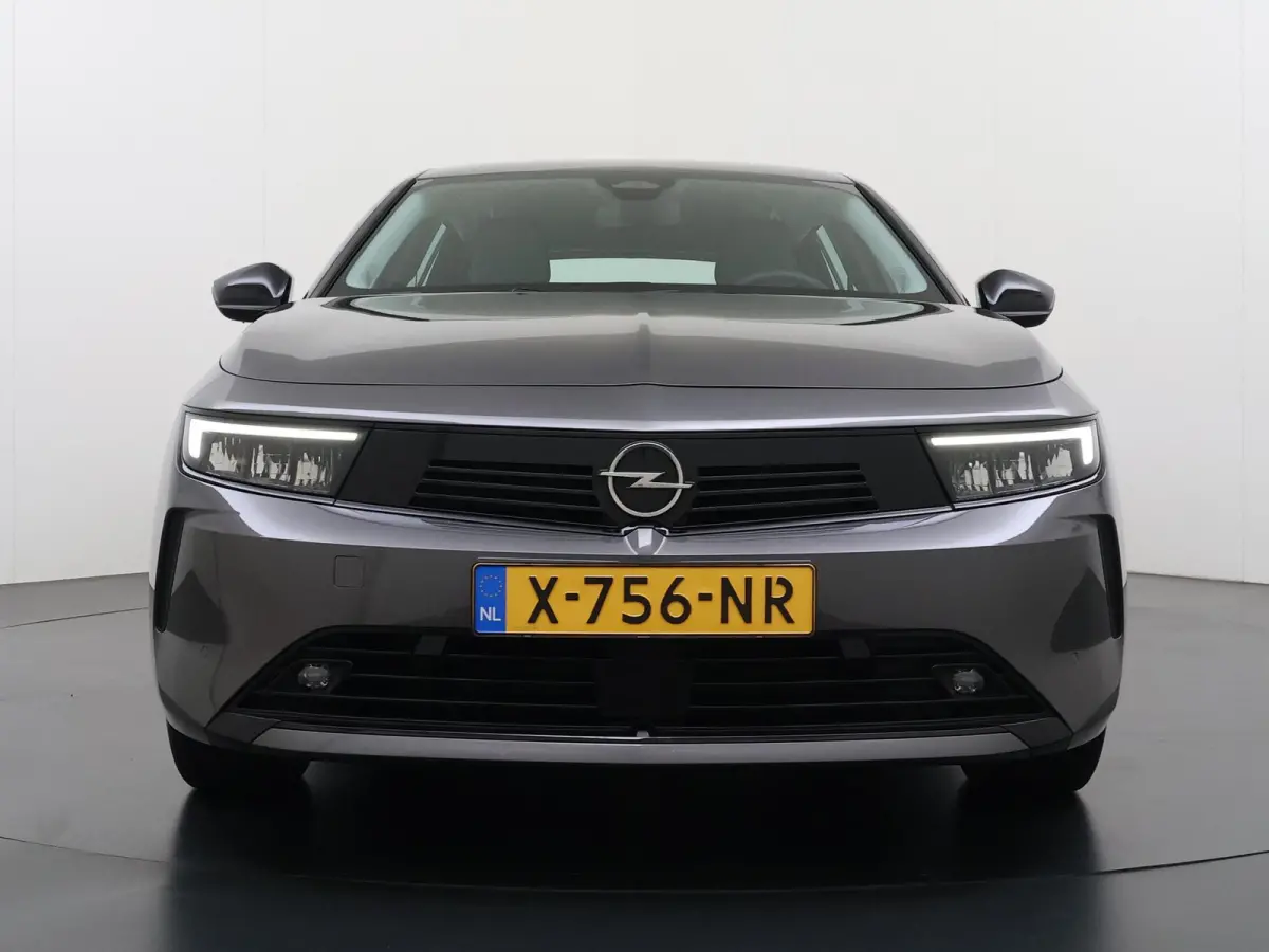 ST 130pk Level 2 | 1ste eigenaar | Trekhaak | AppleCarPlay/Android | Climate | LED lampen