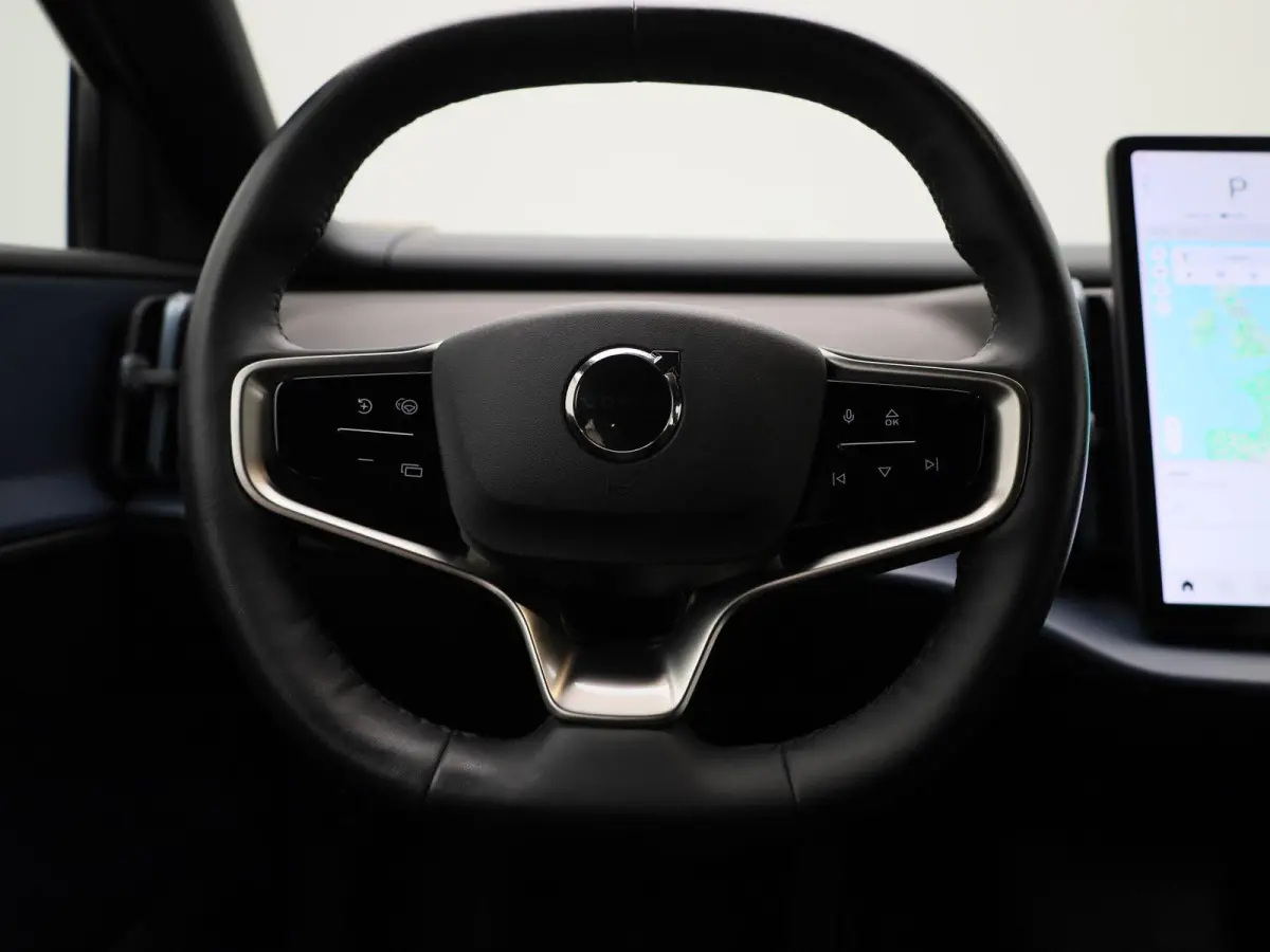 Single Motor Extended Range Core | Automaat | Apple Carplay / Android Auto | Navigatie | Stoel- Stuurverwarming | Climate Control | Achteruitrijcamera | Parkeersensoren | Cruise Control | Li