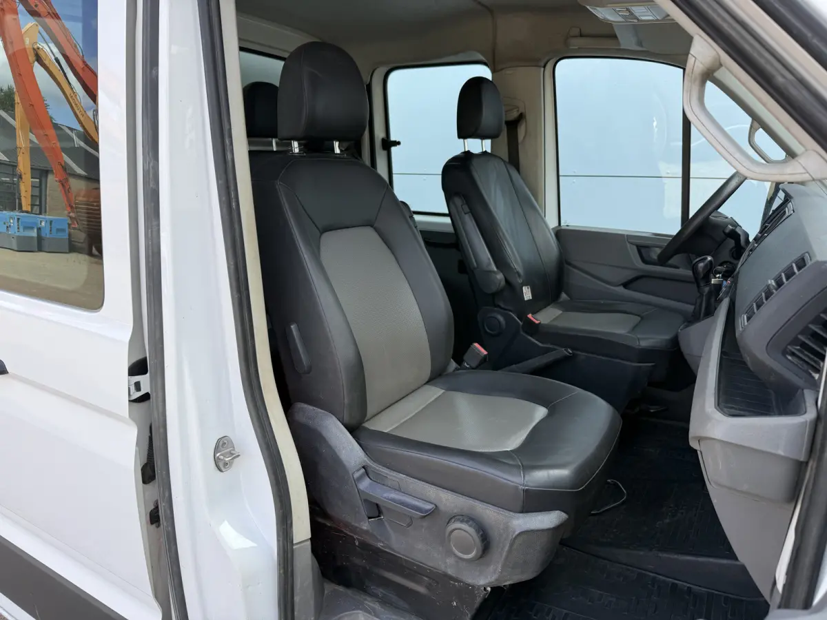 3.140 2.0 TDI Automaat Open Laadbak Kist Dubbele cabine 6-persoons Airco Trekhaak Navigatie Carplay Pritische Pickup Open Box
