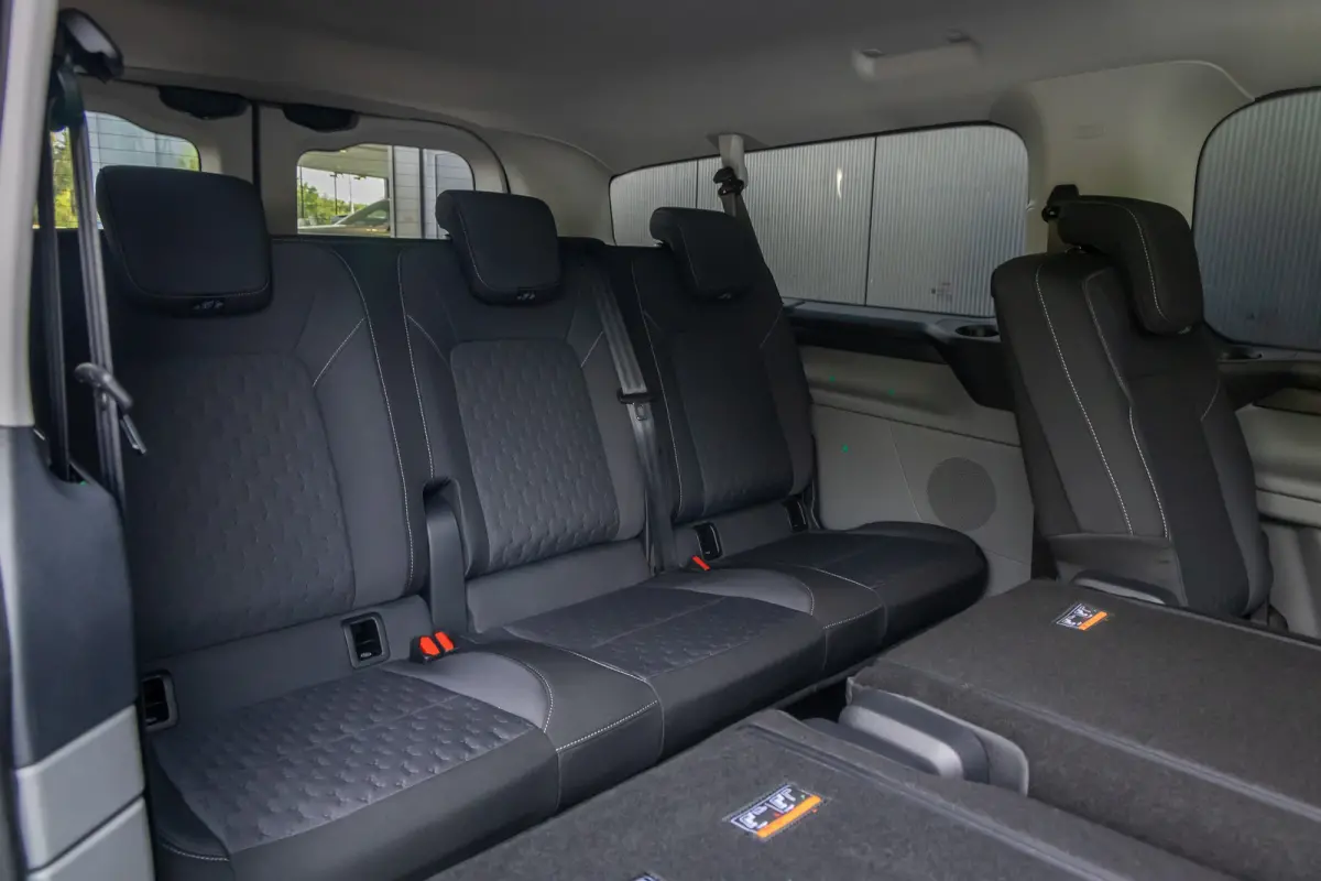 340 2.5 PHEV L2H1 Limited | 8-persoons | Verlengde garantie (5 jaar)