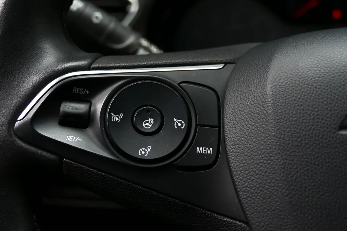 1.2 TURBO 130PK BUSINESS EDITION / CAMERA / TREKHAAK / STOEL-STUURVERWARMING / 17"LMV / NAVI / LED / AIRCO / PDC / BLUETOOTH / CRUISECONTROL / 2E EIGENAAR / SCHITTERENDE STAAT !!