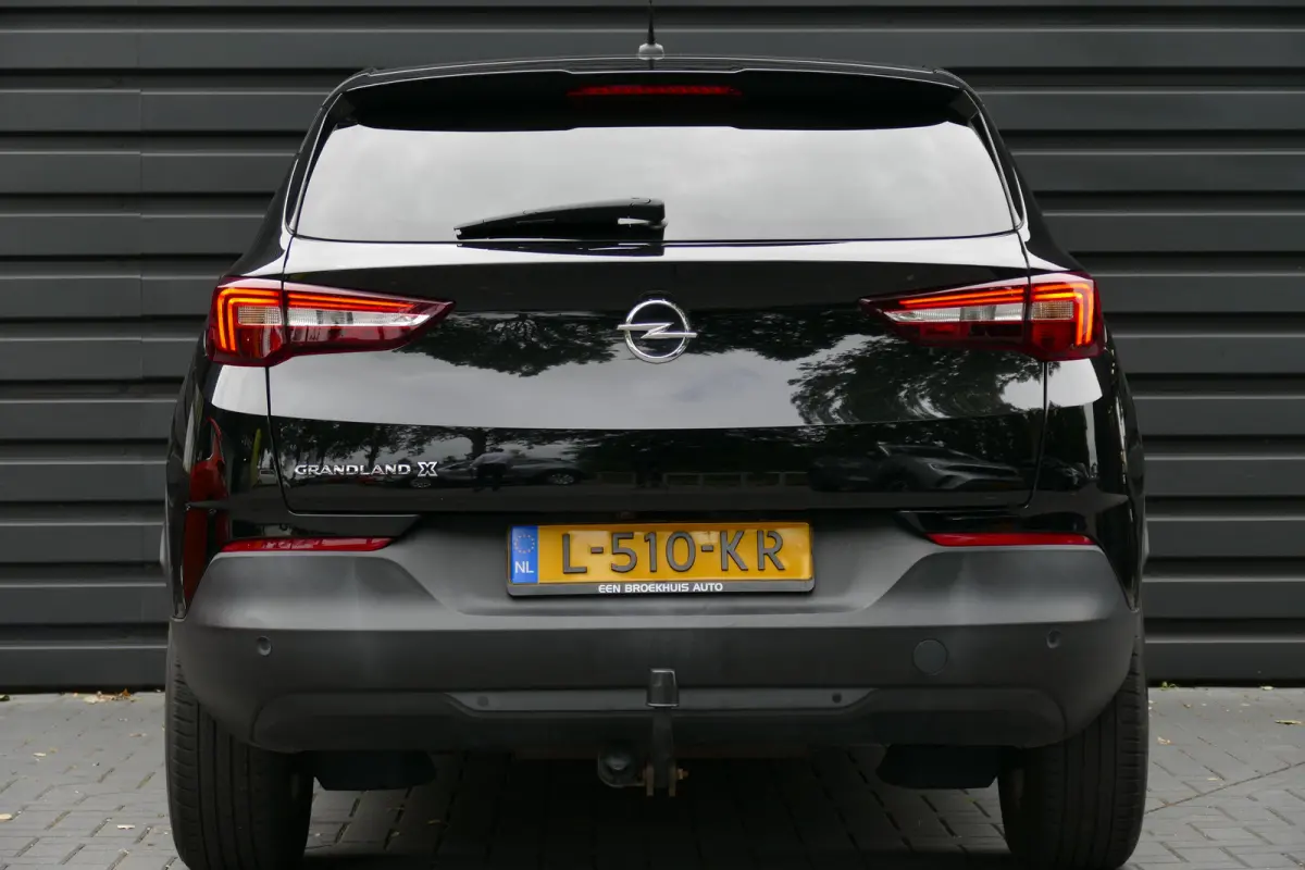 1.2 TURBO 130PK BUSINESS EDITION / CAMERA / TREKHAAK / STOEL-STUURVERWARMING / 17"LMV / NAVI / LED / AIRCO / PDC / BLUETOOTH / CRUISECONTROL / 2E EIGENAAR / SCHITTERENDE STAAT !!
