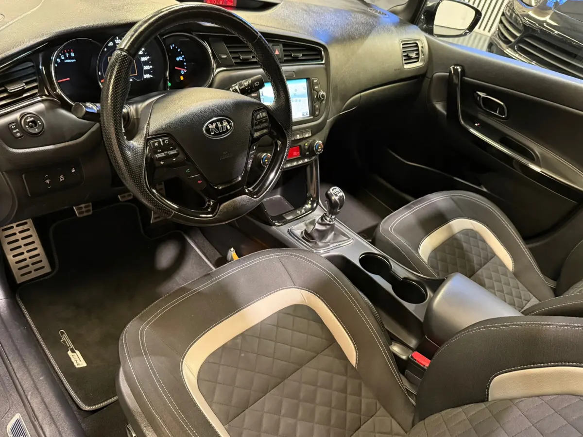 Cee'd 1.0 T-GDi GT-Line Schuifdak Navi Airco Pdc Nieuwe Apk