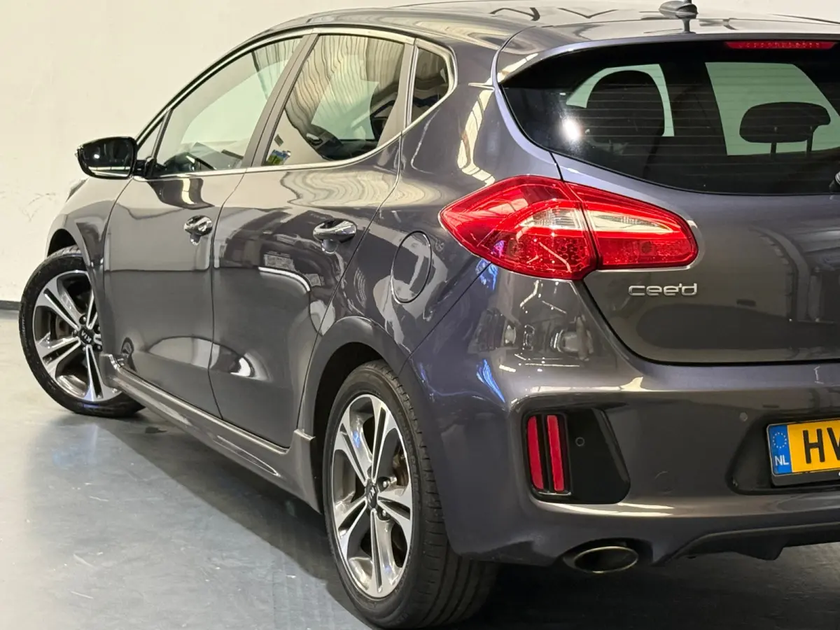 Cee'd 1.0 T-GDi GT-Line Schuifdak Navi Airco Pdc Nieuwe Apk