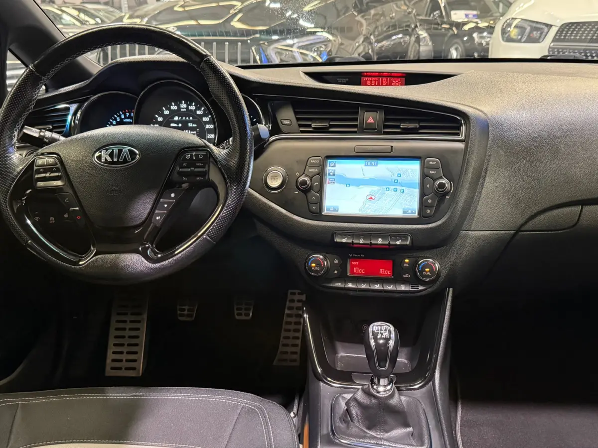 Cee'd 1.0 T-GDi GT-Line Schuifdak Navi Airco Pdc Nieuwe Apk