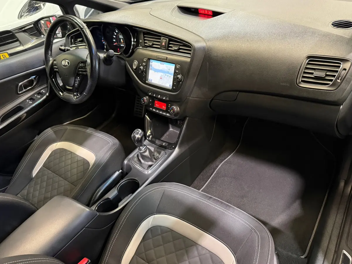 Cee'd 1.0 T-GDi GT-Line Schuifdak Navi Airco Pdc Nieuwe Apk