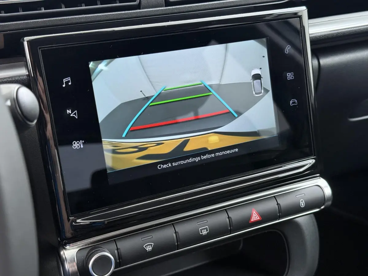 1.2 Shine | 1ste eigenaar | Camera | LED lampen | Navigatie | Climate | AppleCarPlay/Android
