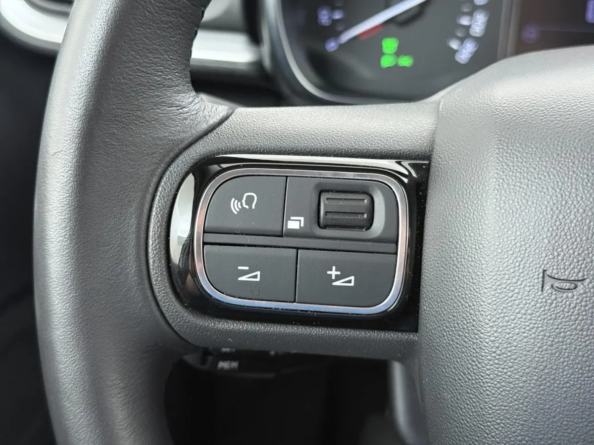 1.2 Shine | 1ste eigenaar | Camera | LED lampen | Navigatie | Climate | AppleCarPlay/Android