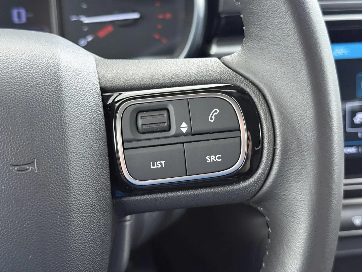 1.2 Shine | 1ste eigenaar | Camera | LED lampen | Navigatie | Climate | AppleCarPlay/Android