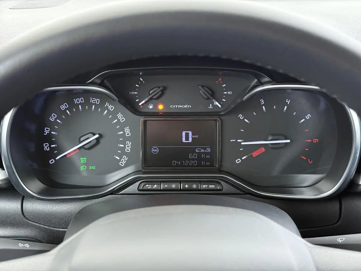 1.2 Shine | 1ste eigenaar | Camera | LED lampen | Navigatie | Climate | AppleCarPlay/Android