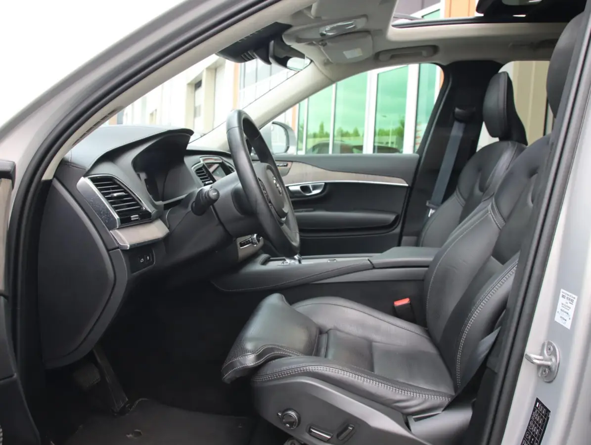 2.0 T8 Recharge 455PK AWD Ultimate Bright | SOH 96% | Full options |