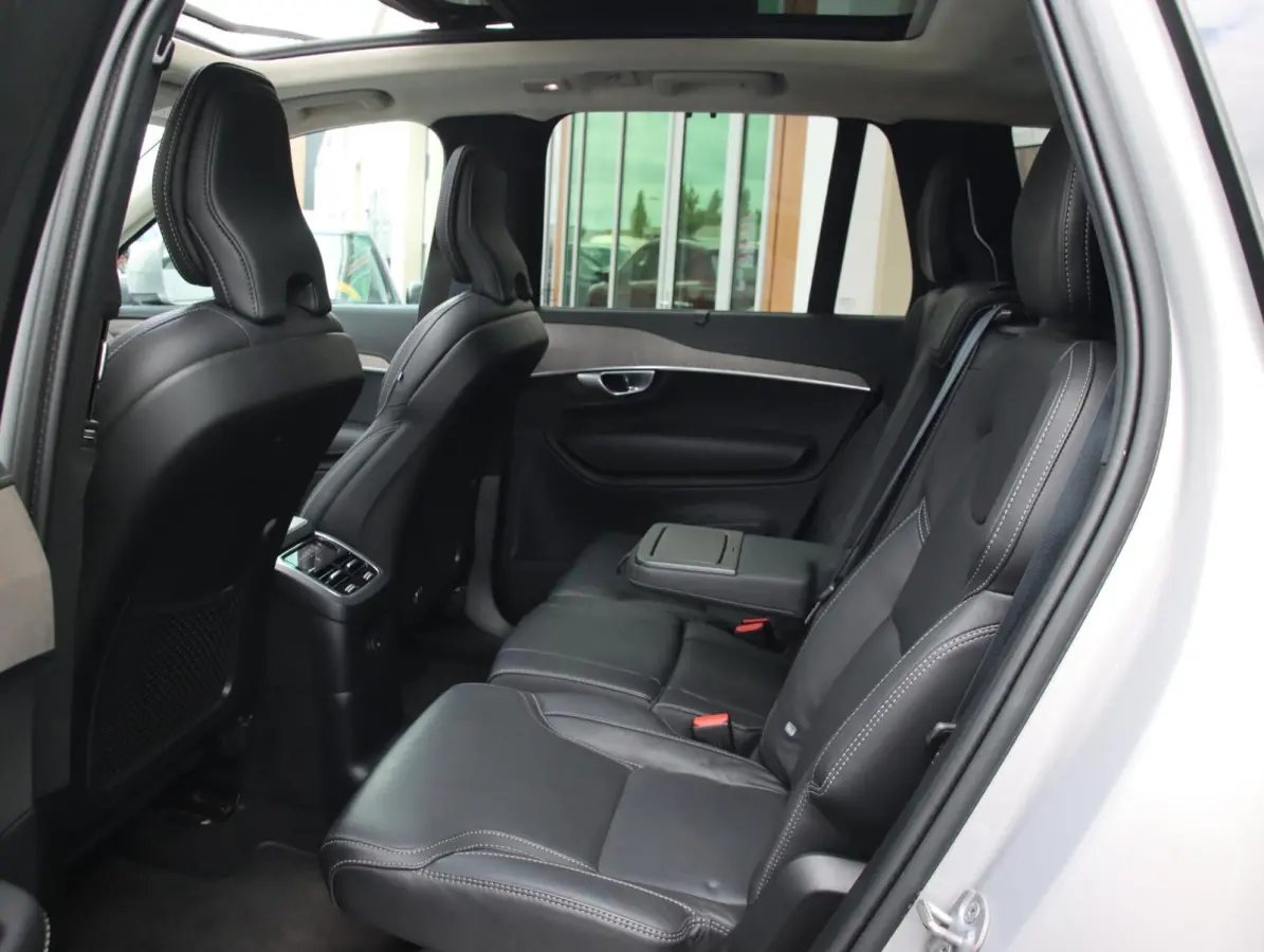 2.0 T8 Recharge 455PK AWD Ultimate Bright | SOH 96% | Full options |