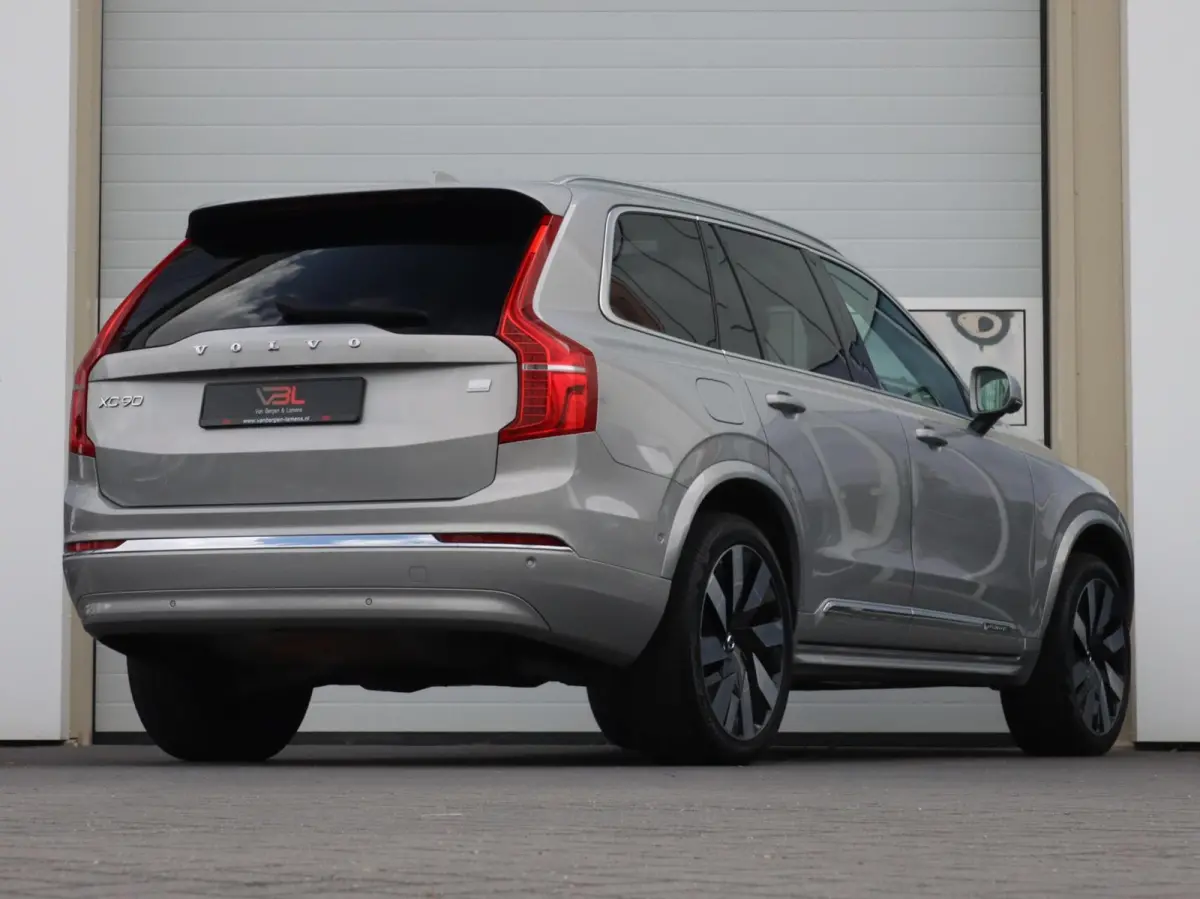 2.0 T8 Recharge 455PK AWD Ultimate Bright | SOH 96% | Full options |