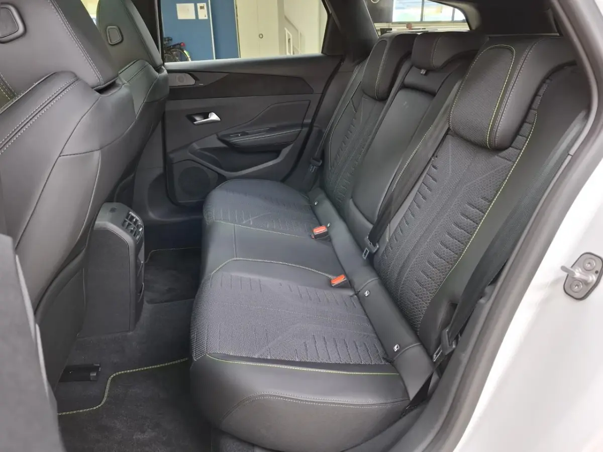 1.6 Plug-in Hybrid 195 GT tot 8 Jaar Garantie | Schuif-/Kanteldak | Navigatie | 360 Camera | Climate Control | Adaptive Cruise | !