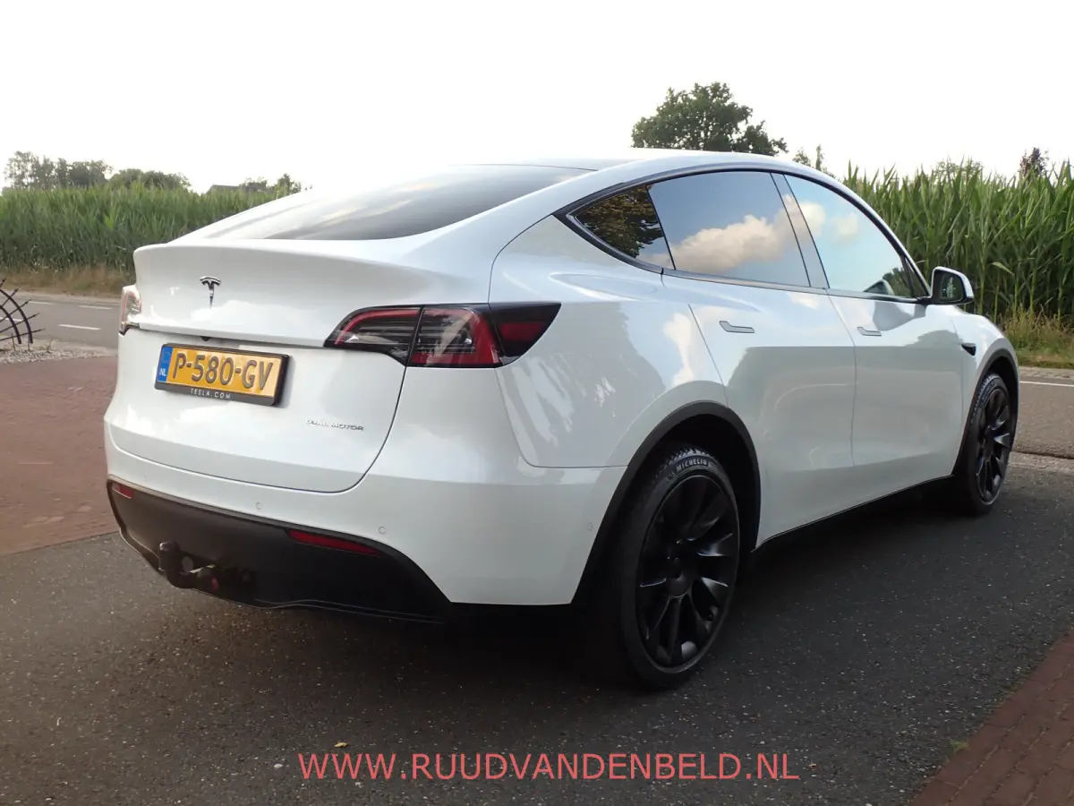 Long Range AWD 75kWh 90%SOH TREKHAAK + 20-INCH / PREMIUM-WHITE INTERIEUR