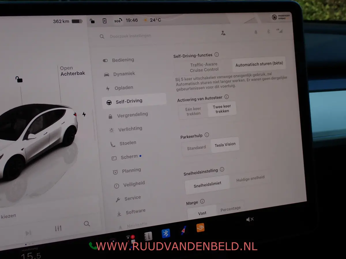Long Range AWD 75kWh 90%SOH TREKHAAK + 20-INCH / PREMIUM-WHITE INTERIEUR